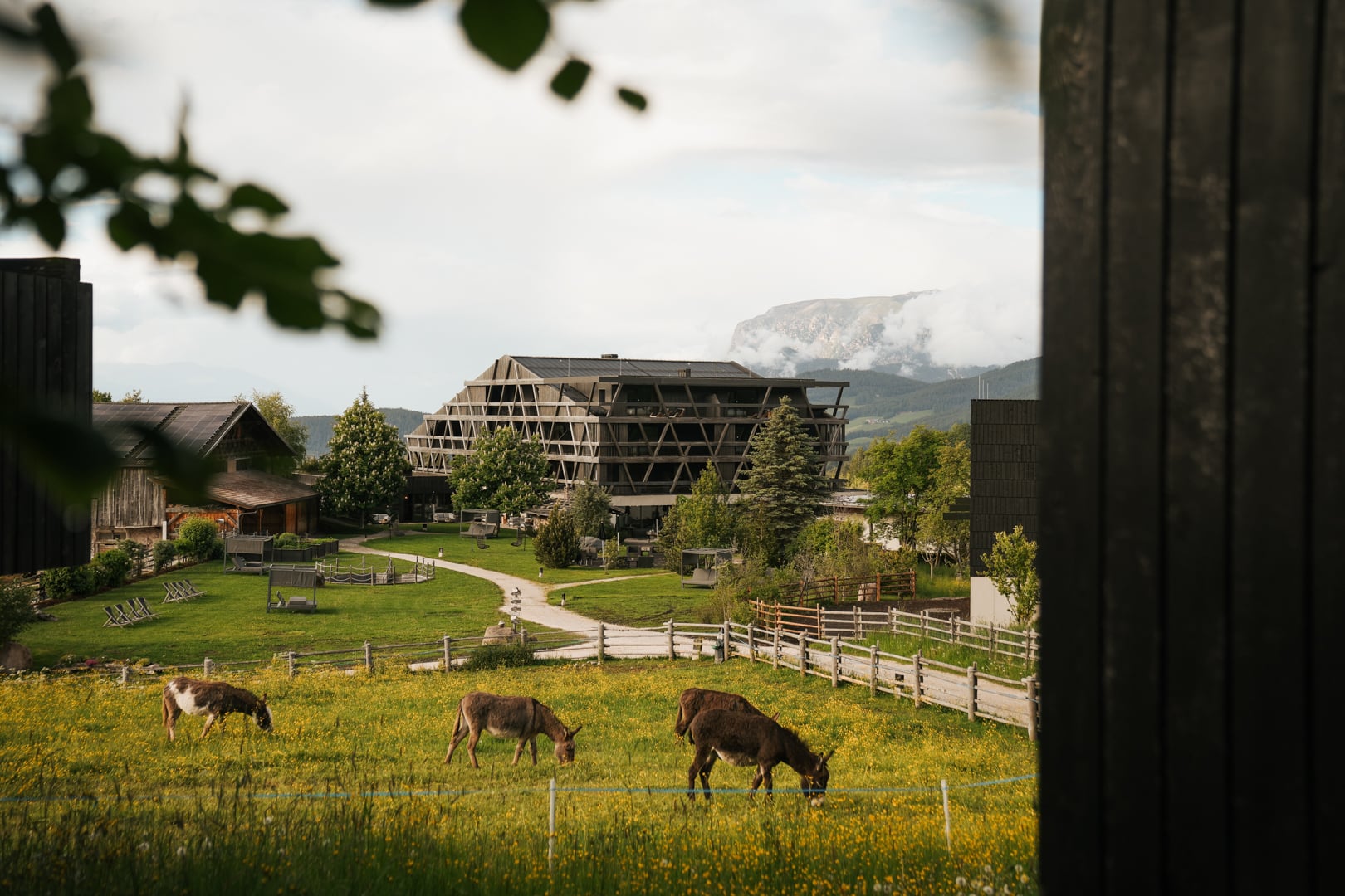 Außenansicht des Hotel Pfösl, Wellnesshotel in den Dolomiten Außenansicht des Hotel Pfösl, Wellnesshotel in den Dolomiten