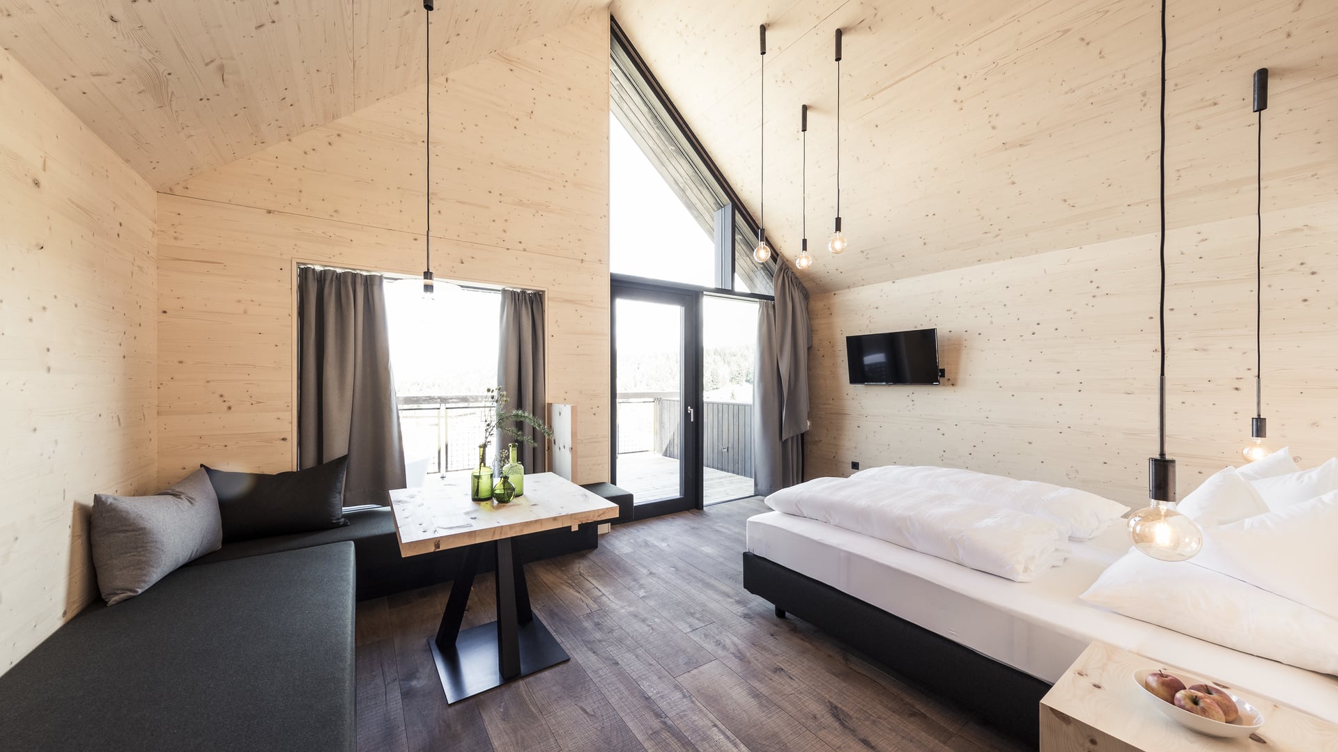 Pfösl Wald Chalet in legno immerso nel bosco con vista sulle Dolomiti