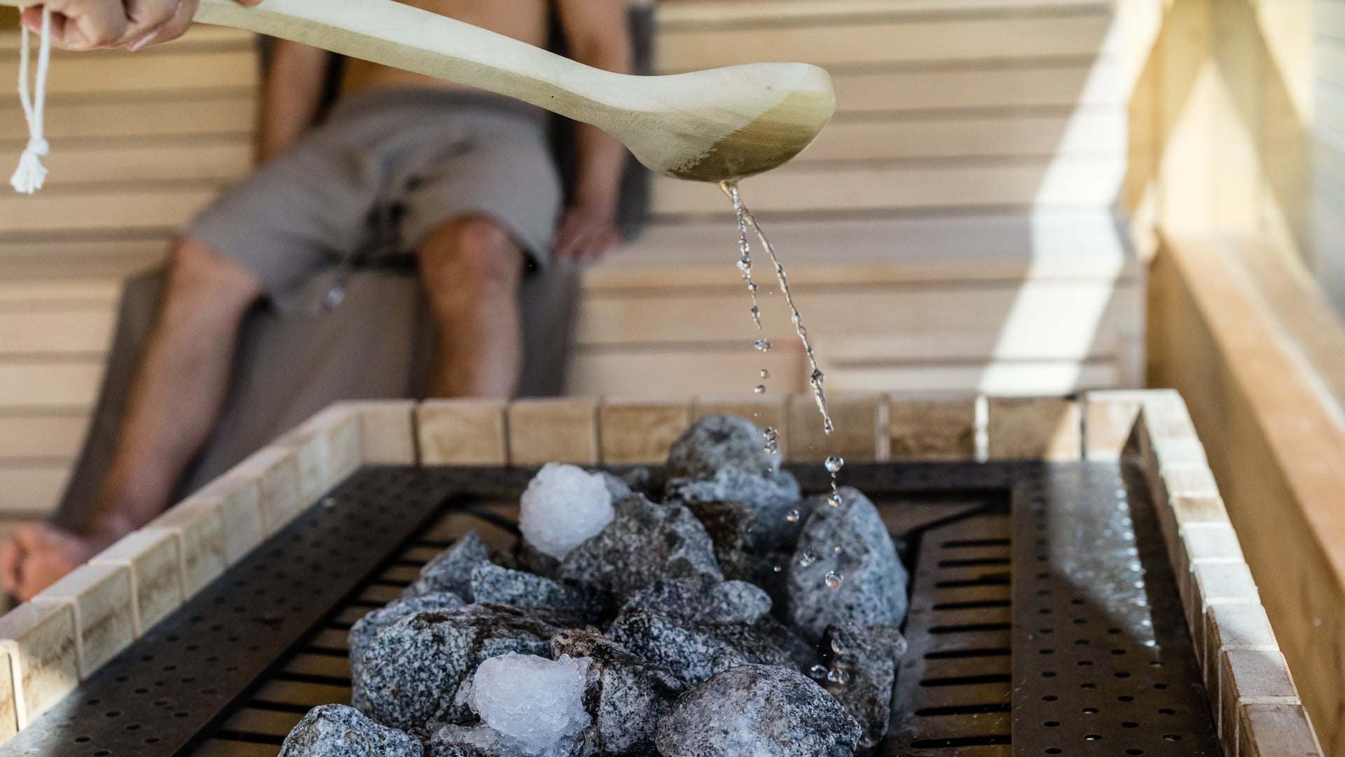 Sauna alla camomilla all‘hotel con infinity pool in Trentino-Alto Adige