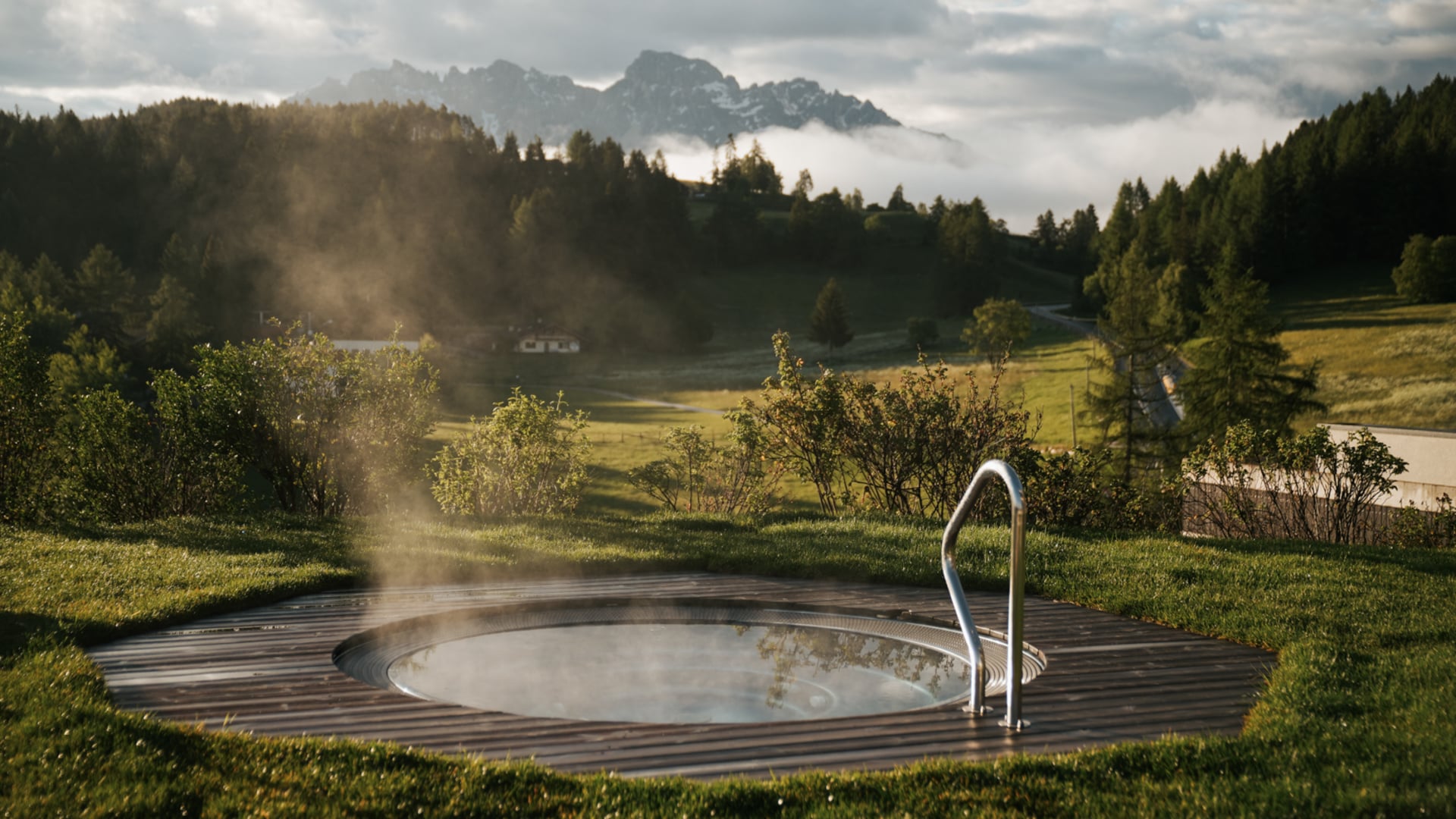 Hot jacuzzi and infinity pool at the Pfösl, Italy
