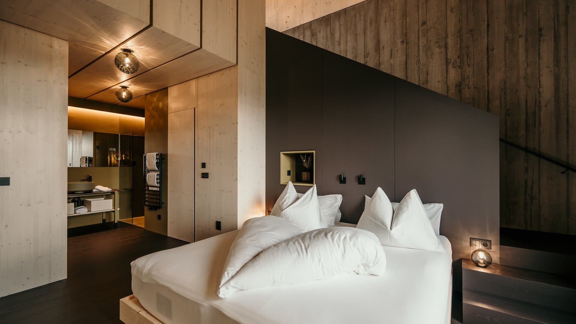 Pfösl Ecoloft con architettura sostenibile in legno e vista panoramica sulle Dolomiti