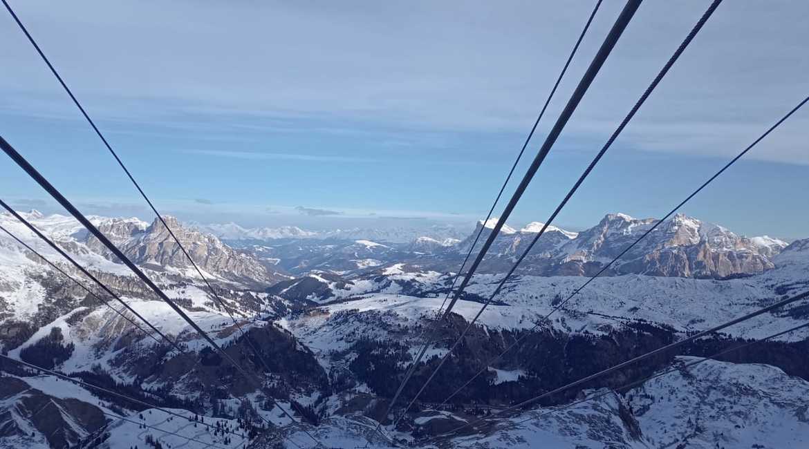 NEW 2024: Sellaronda with Skiguide Marco